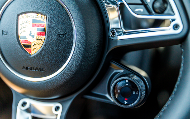 Illustration for article titled The 2018 Porsche 911 Carrera T Is the Perfect 911 If You Can’t Afford a GT3